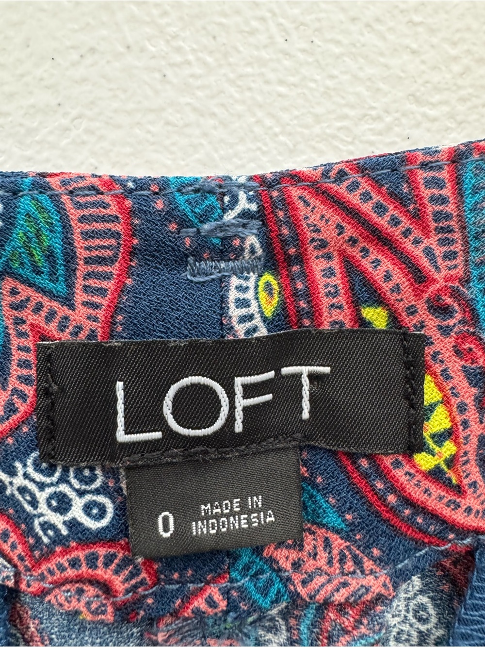 LOFT Paisley Print Tie Waist Shorts Navy Coral Size 0 Boho Summer - Picture 4 of 10